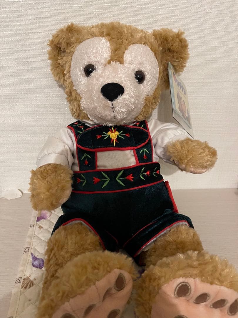 アメリカディズニーパーク購入　　　　　　　ダッフィー未使用タグ付　別売り服着用