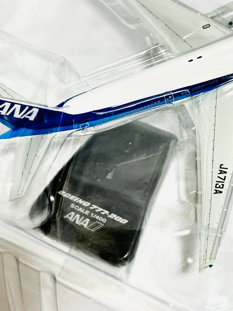 全日空商事 1/400 ANA B777-200 NH40022