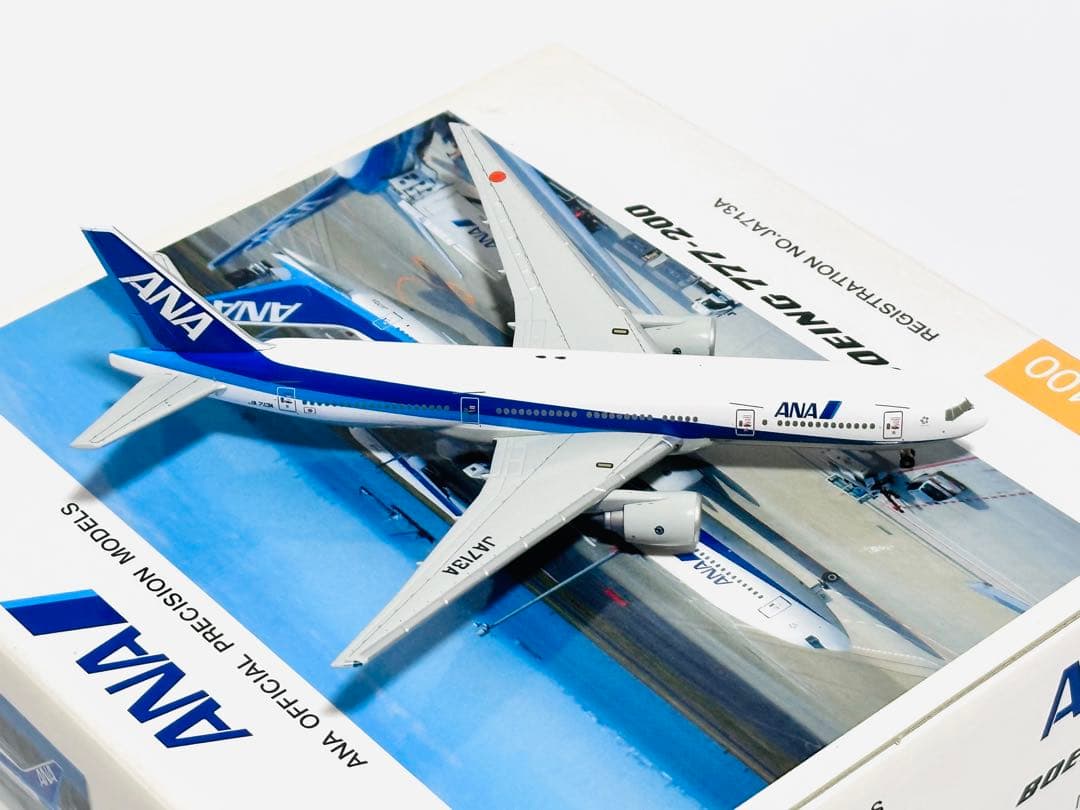 全日空商事 1/400 ANA B777-200 NH40022