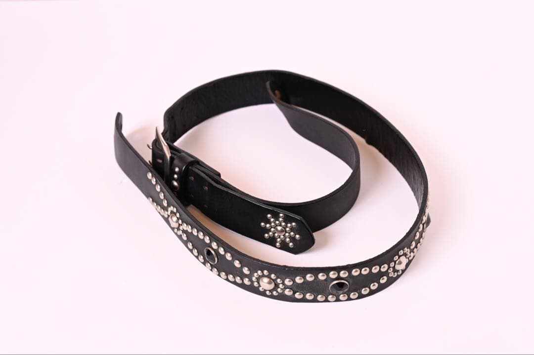 modern Pirates モダンパイレーツ レザースタッズギターストラップ