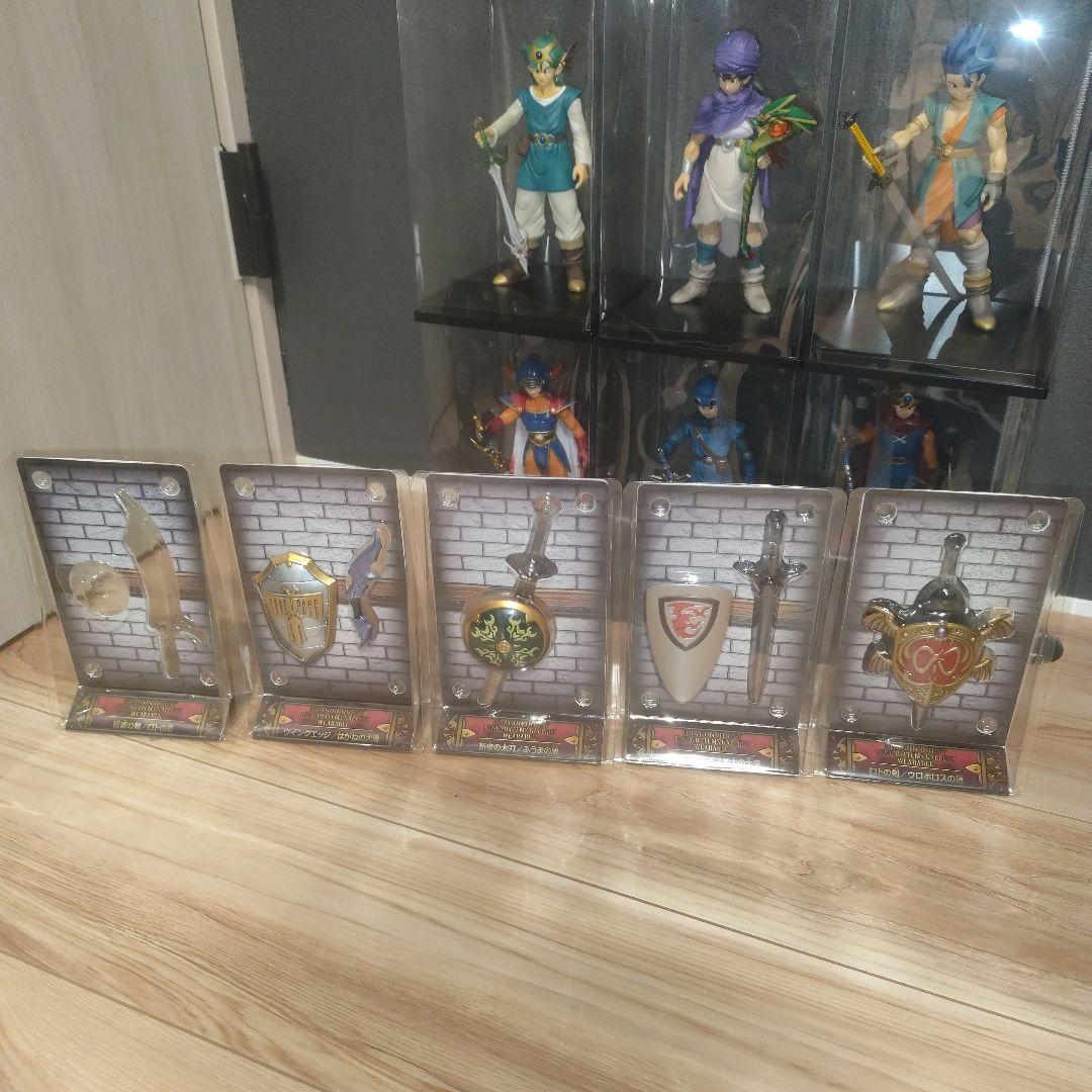 ドラゴンクエスト　ソフビキャラクターズ　勇者　主人公　ロトの剣　ロトの盾