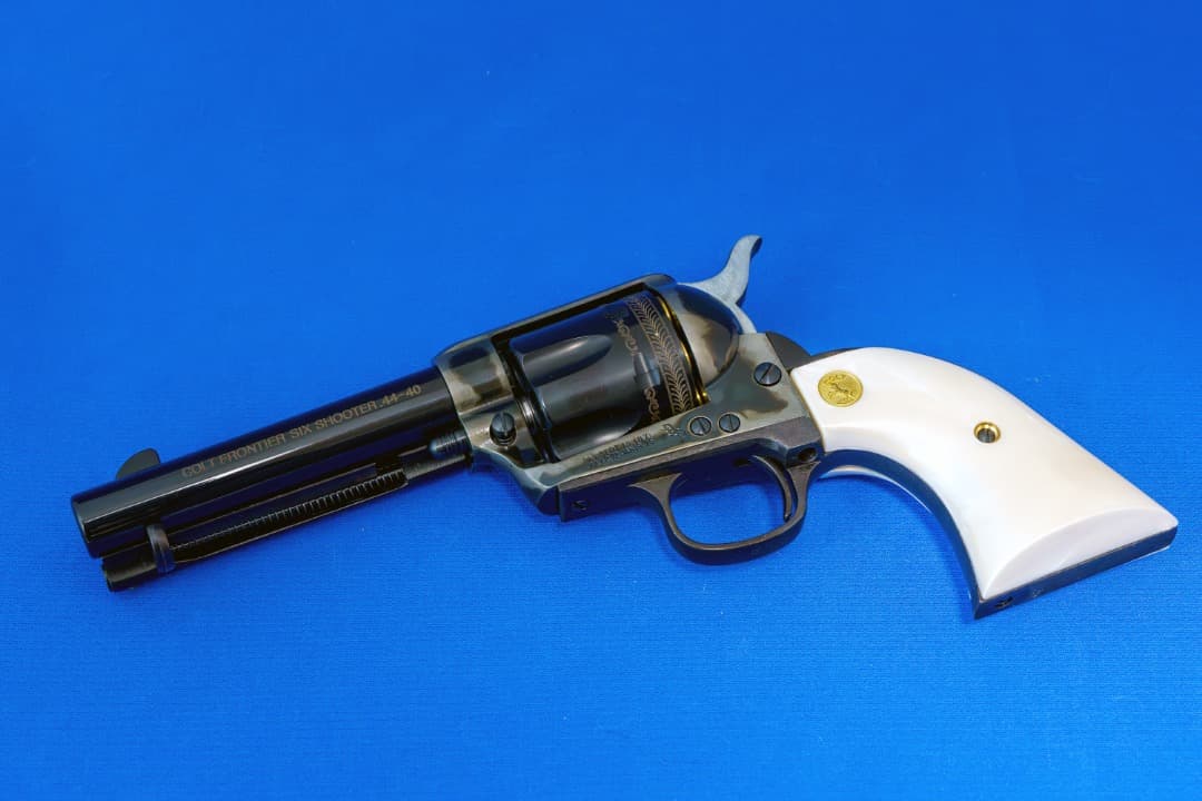 モデルガン　コルトフロンティアシックスシューター