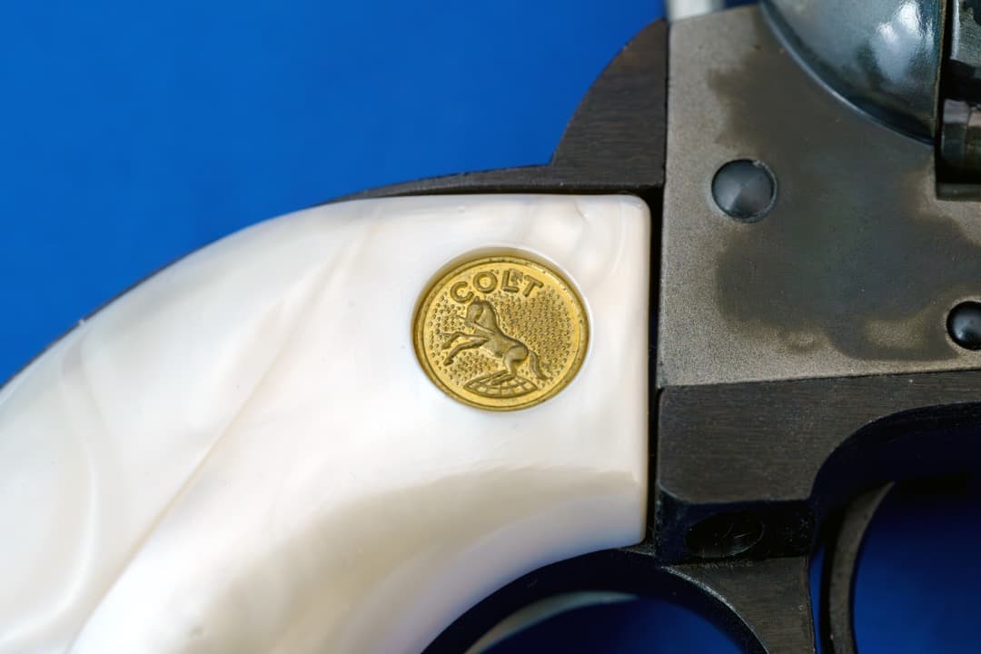 モデルガン　コルトフロンティアシックスシューター