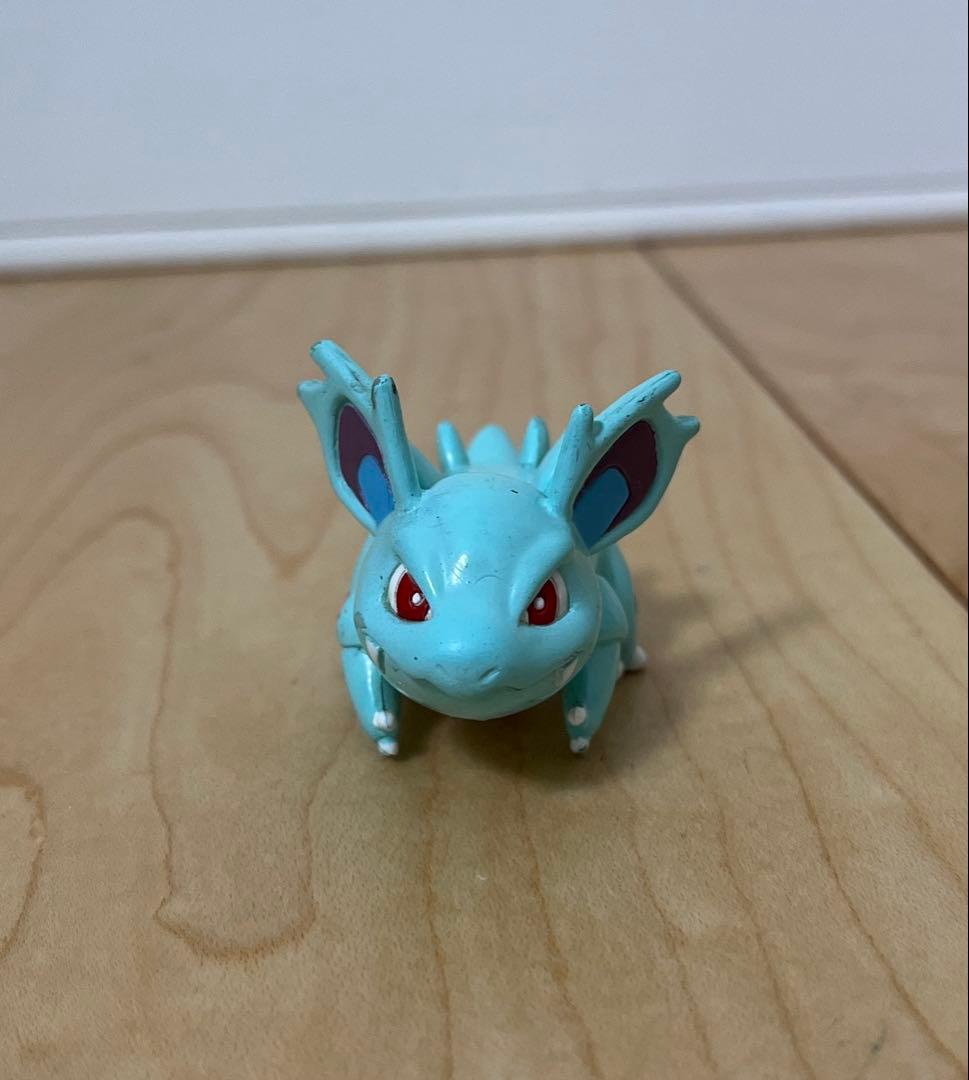 ポケモン　ニドリーナ　初期　モンコレ　フィギュア