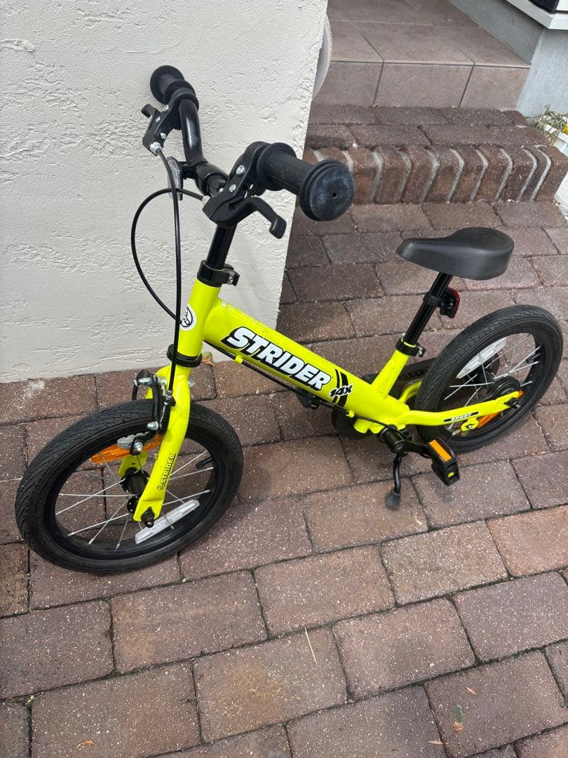 STRIDER（ストライダー）14x イエロー　本体・付属品・スタンド付元箱あり