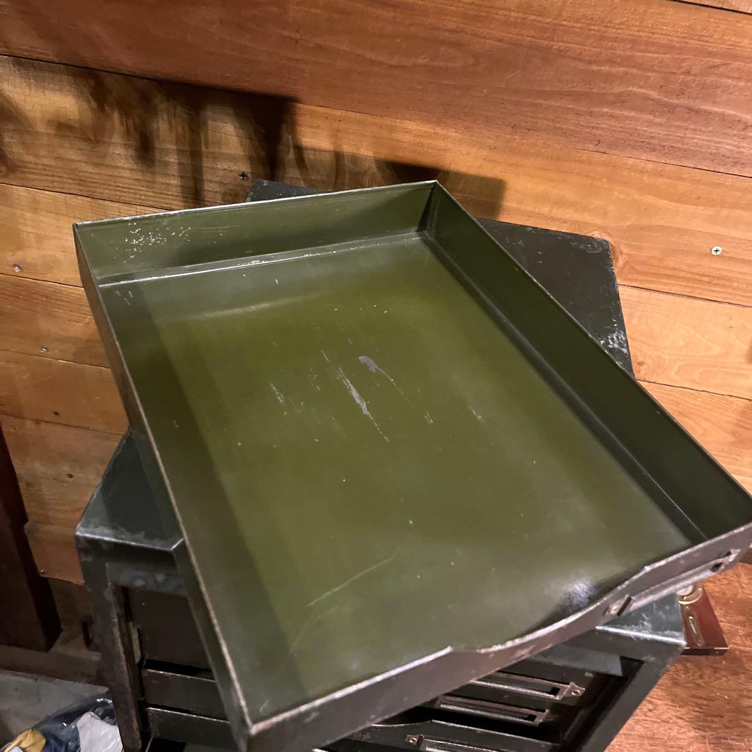 ヴィンテージ　アイアンキャビネット