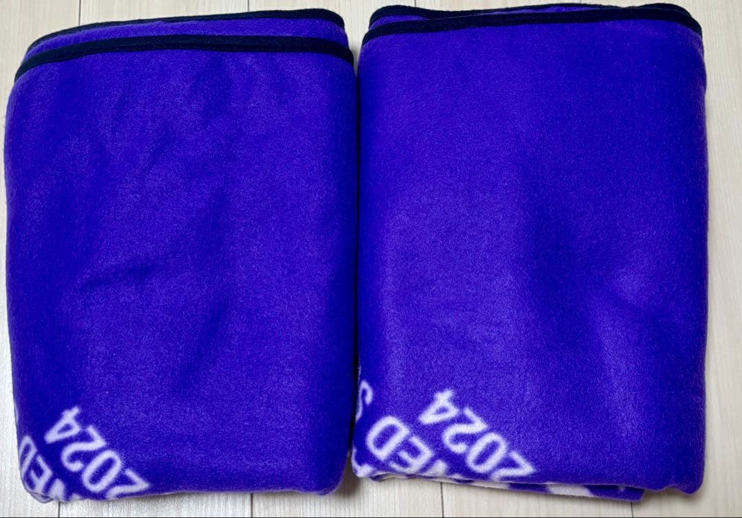 サンフレッチェ広島　フリースポンチョ2個　エディオンピースウイング記念品