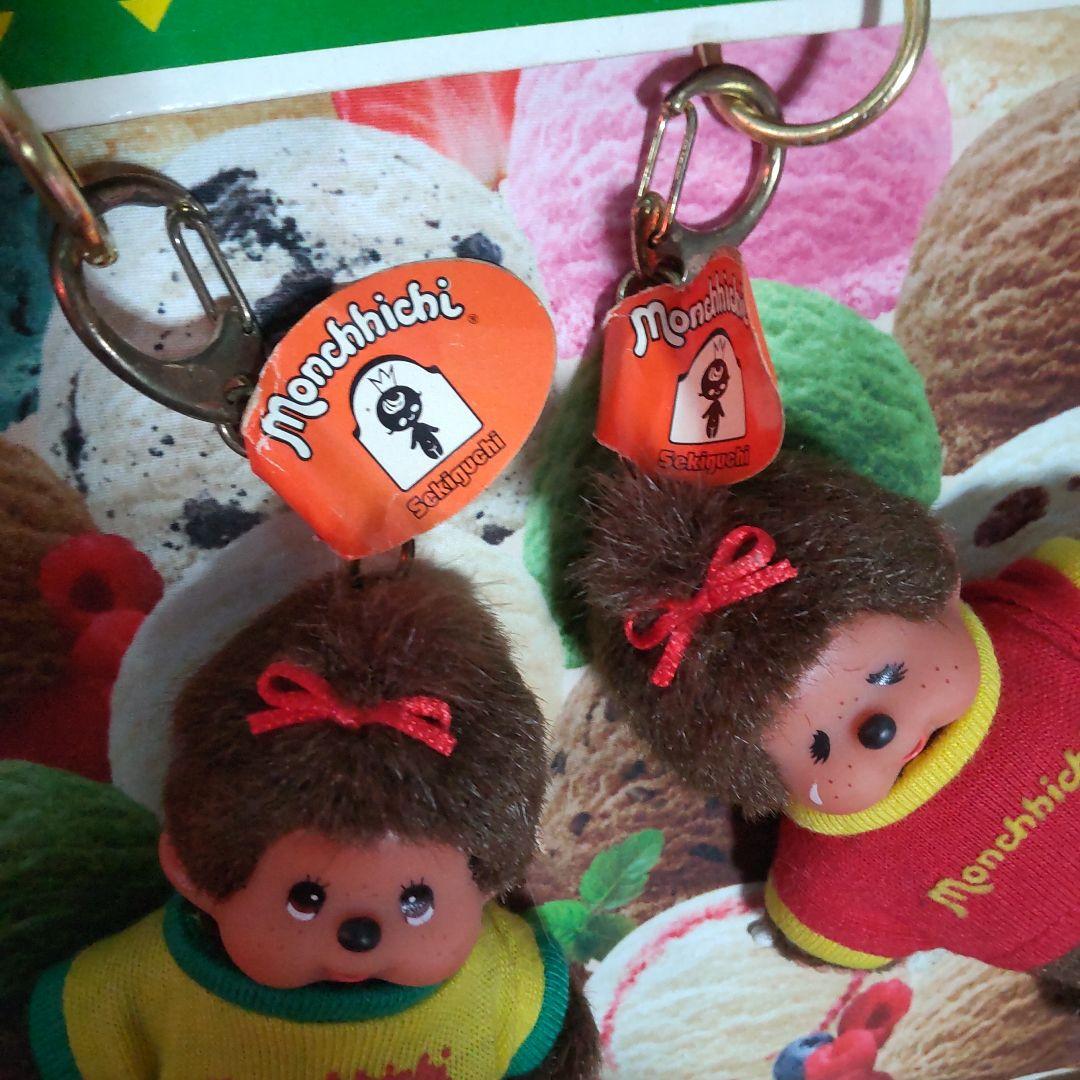 モンチッチ キーチェーン 2個&非売品 ディスプレイボード付 泣き顔