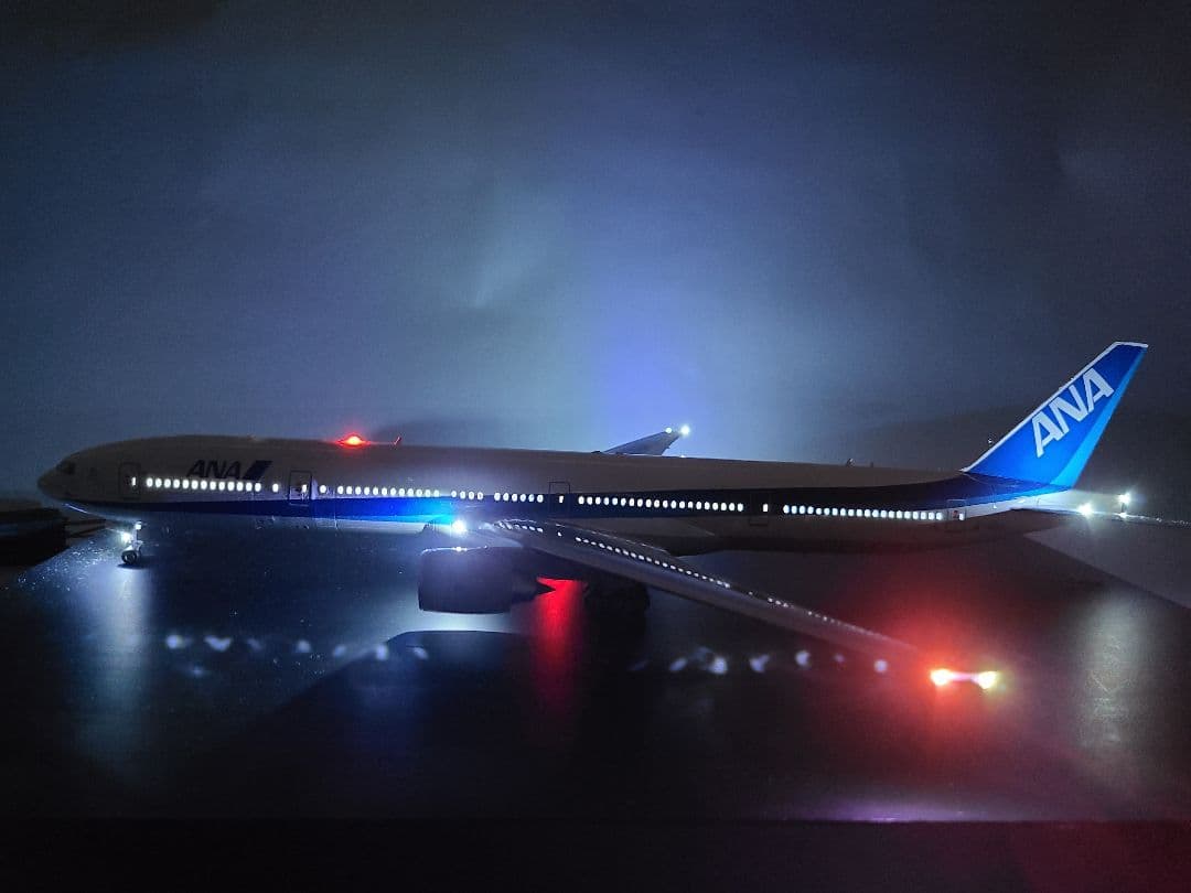 ANA BOEING 777-300 LED 仕様完成品