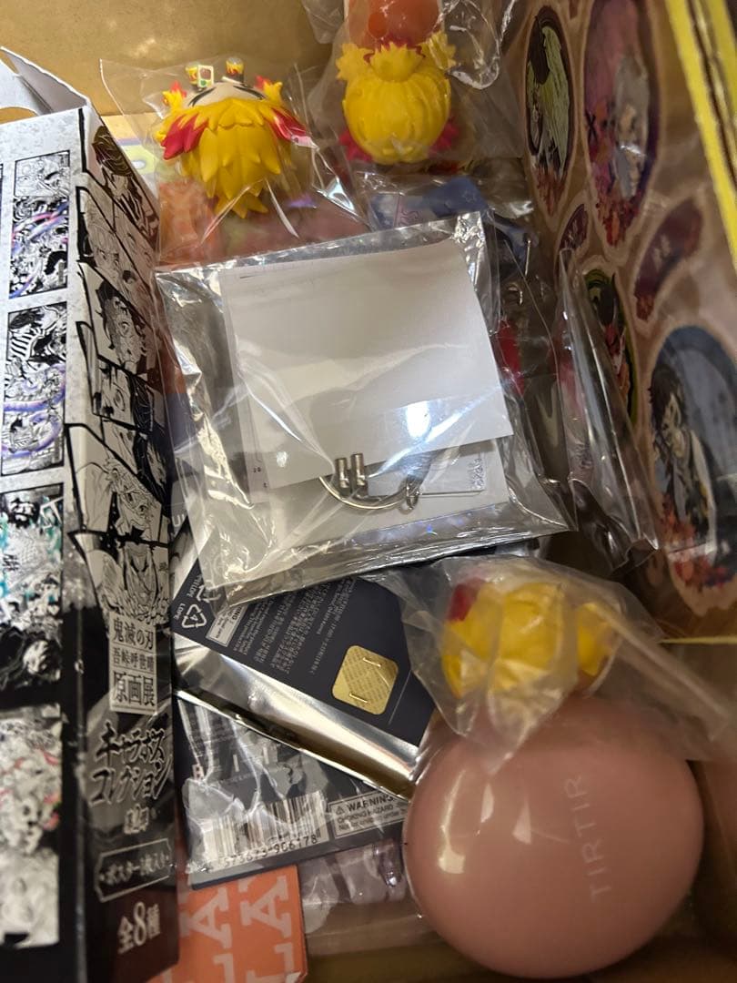 アニメグッズ　ノンジャンル　2000点以上　まとめ売り　一点のみ！