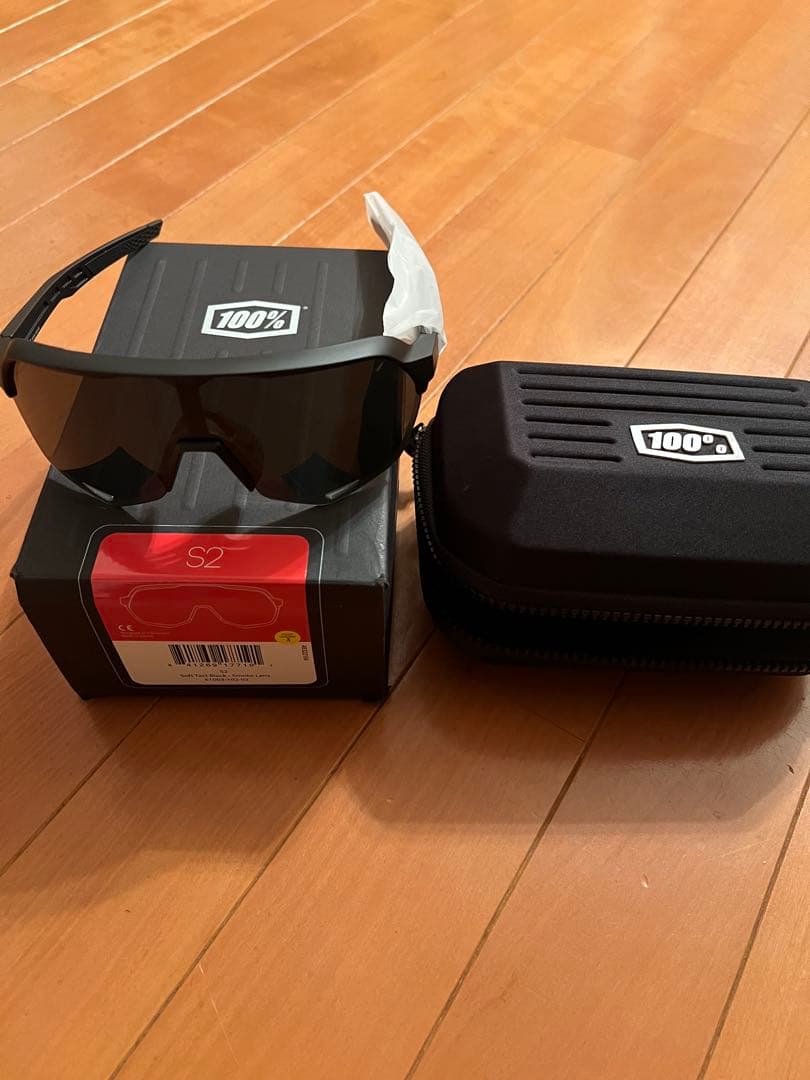 100% S2 ブラック スモークレンズ ワンハンドレッド サングラスお値下げ◎