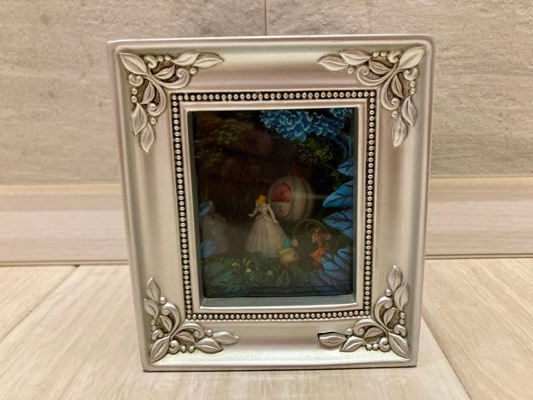 ギャラリーオブライト シンデレラ　OLZEWSKI