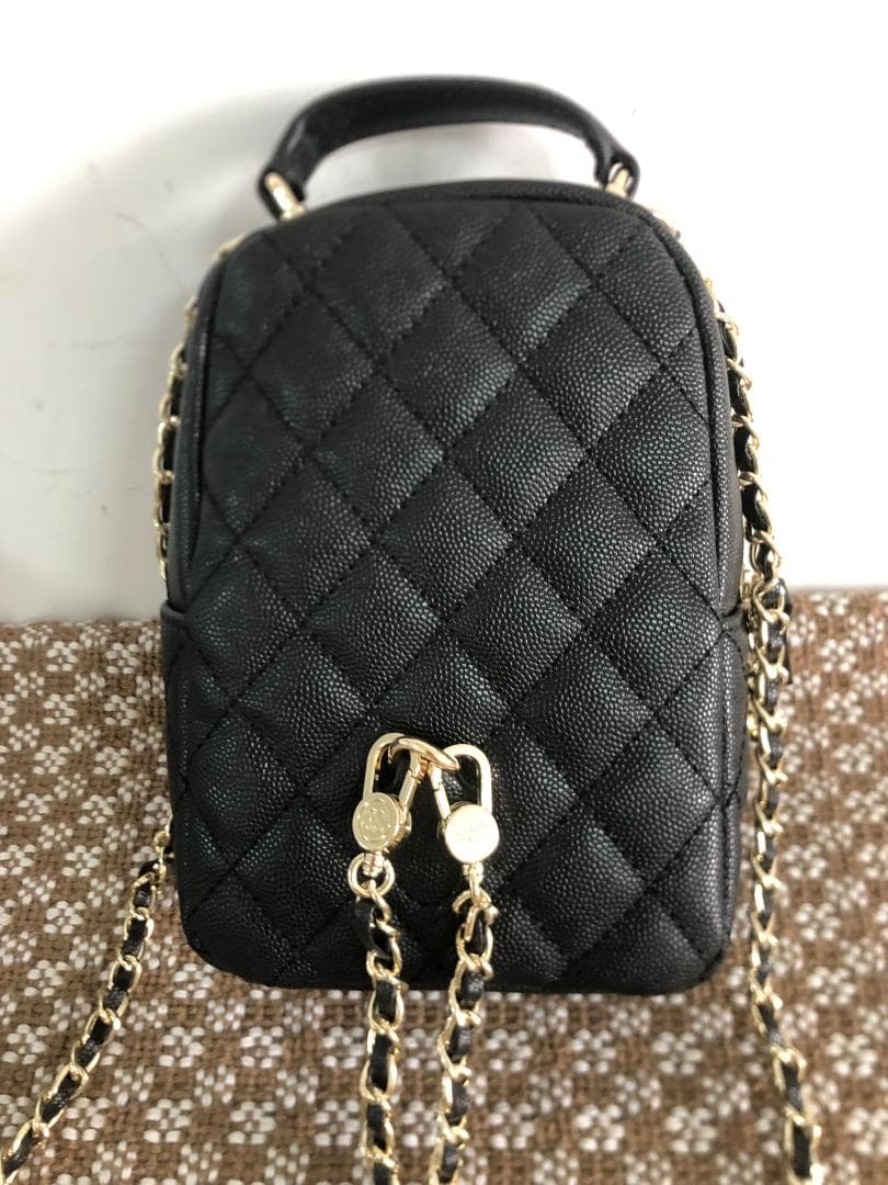 ブラックバックパック　ブラック　高級感　女性 バッグ