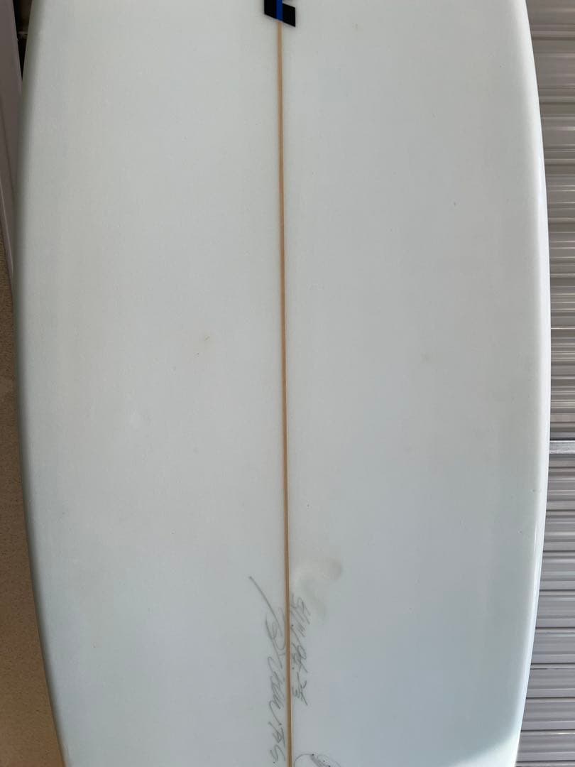 ローカルサーフボード 5'11\" トライフィン付き