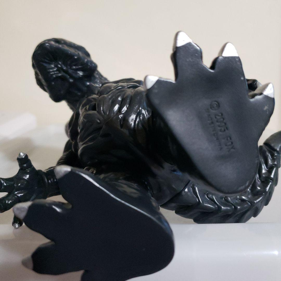 エイリアンフィギュア 黒　ソフビ