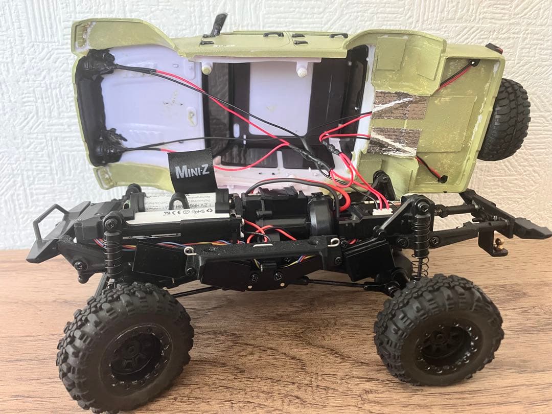 京商jeepグラディエーター風　ミニッツ4×4