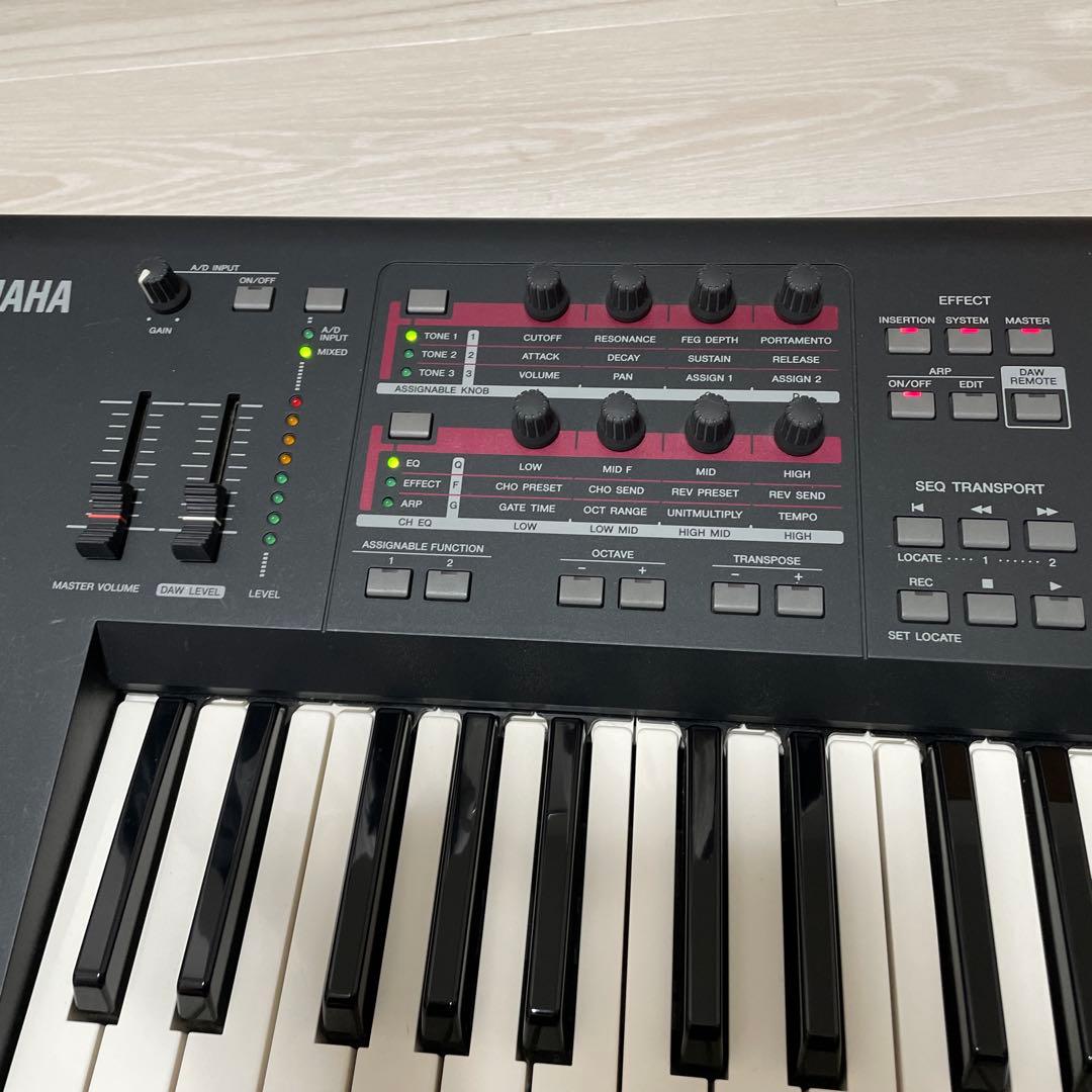 Yamaha MOX6 シンセサイザー