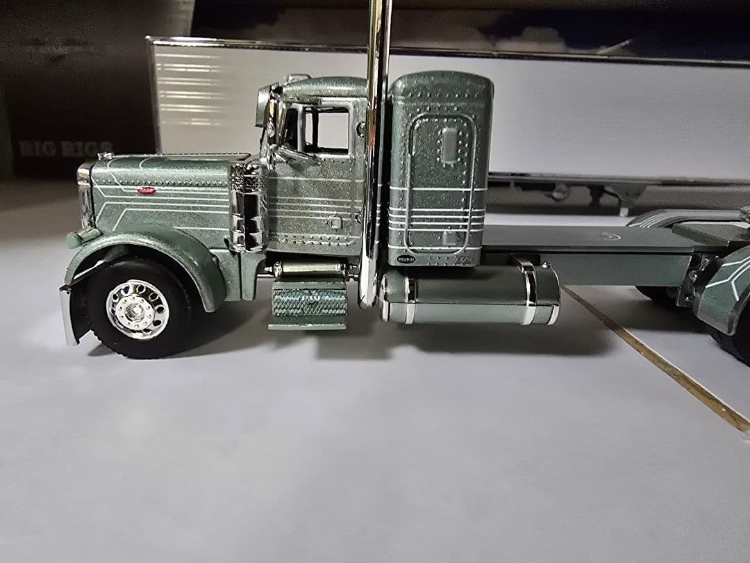 ミニカー DCP 1/64 PMI Peterbilt379