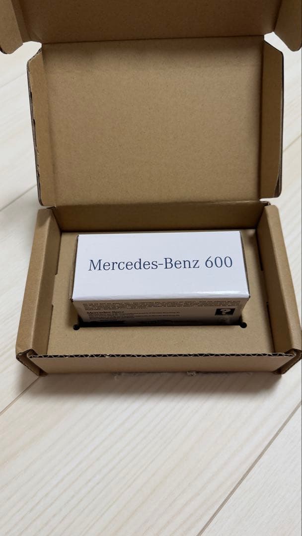 ミニカー Mercedes-Benz 600 1964 RLC