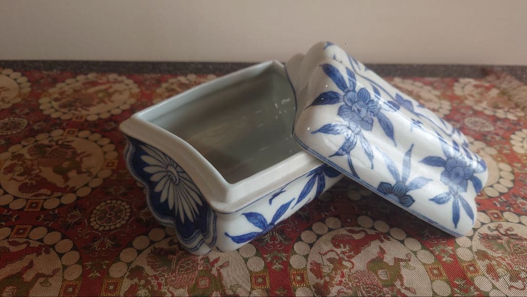 九谷焼須田菁華蓋物