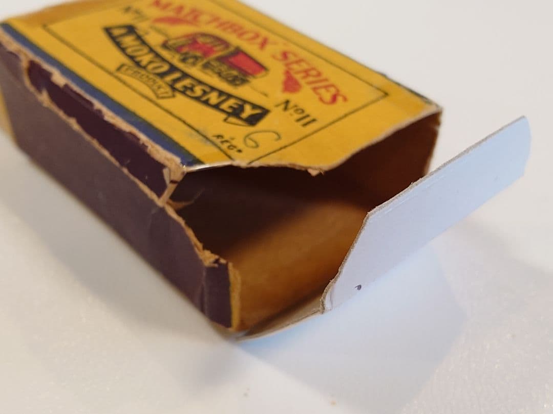 ミニカー MATCHBOX No.11 a ERF Petrol Tanker