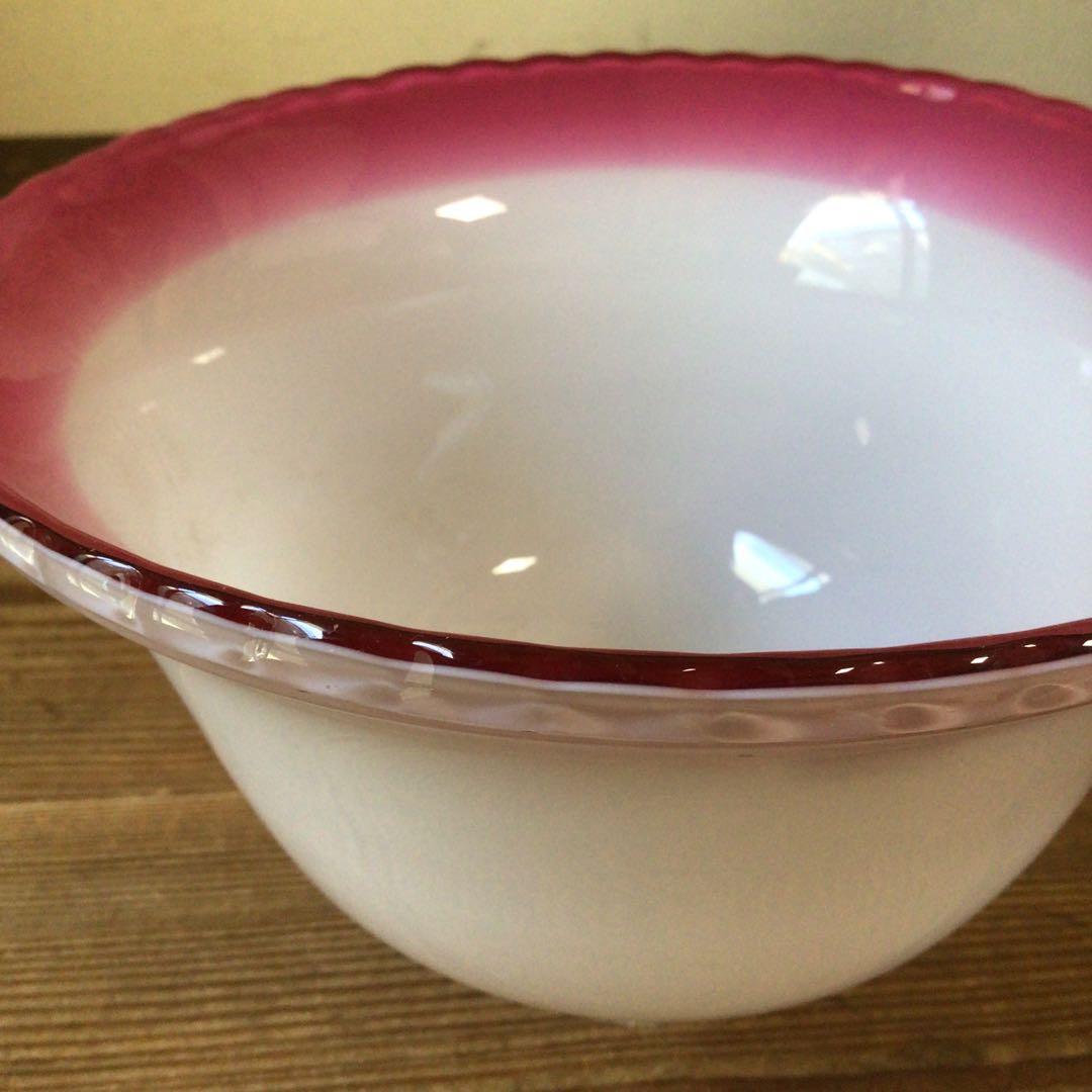 No4174 手吹き　九州明治びいどろ　乳白赤縁ガラス　ランプシェード　送料無料