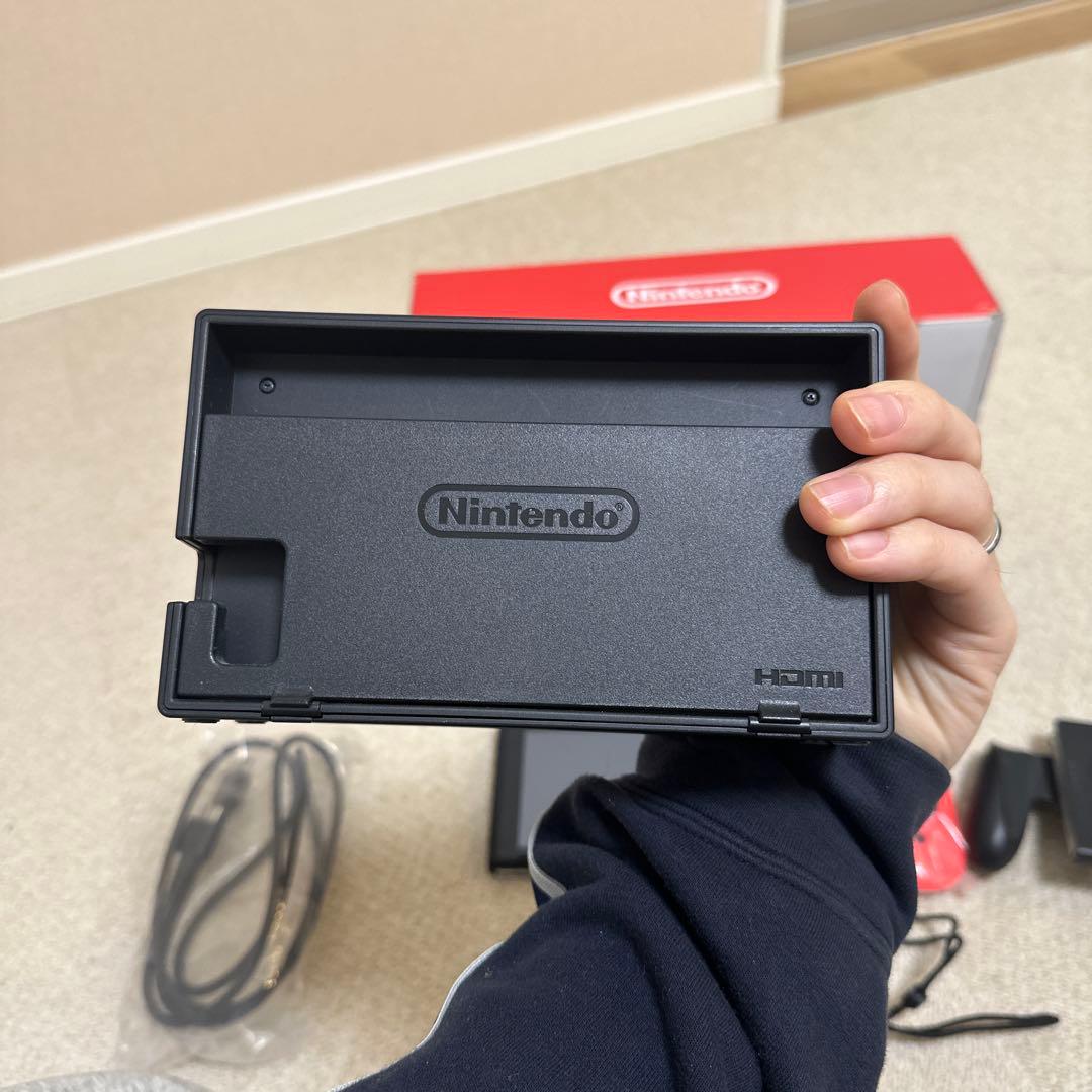 Nintendo Switch 本体 ネオンブルー・レッドジョイコン