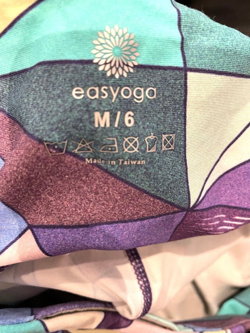 ☆easyoga 幾何学模様 ヨガパンツ