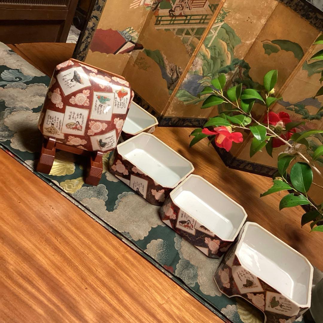 A1040 時代物　九谷焼　金襴手　百人一首カルタ紋様４段重箱　yuu❣️
