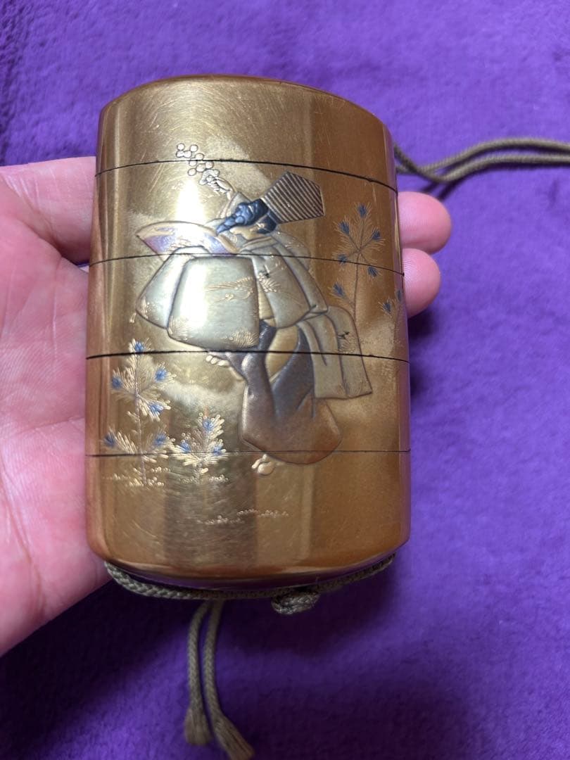 金色 漆器 印籠 根付 薬入れ 小物入れ オブジェ