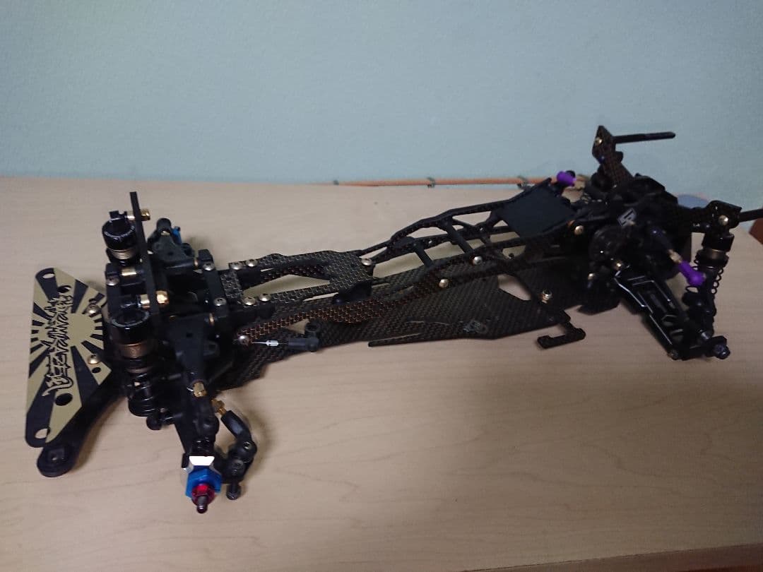 3Racing sakuraD5MR ゴールドバージョンシャーシです。