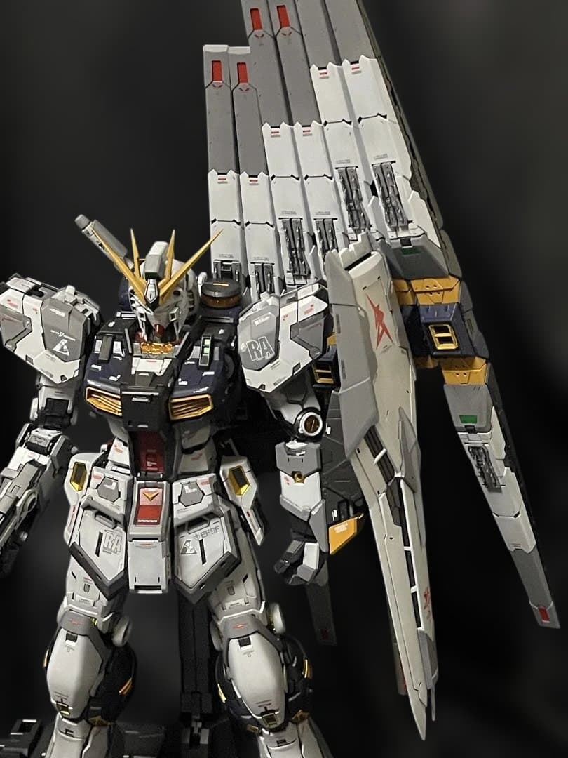 PG UNLEASHED 1/60 νガンダム 国内正規品塗装済み完成品