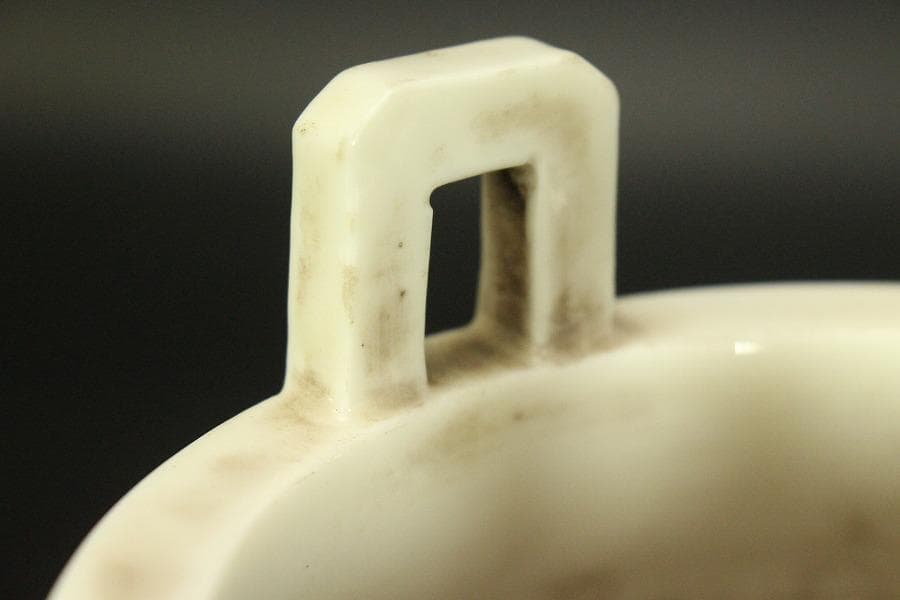 中国美術 白磁 饕餮紋 三足 双耳 香炉 高13.8cm(LC632)