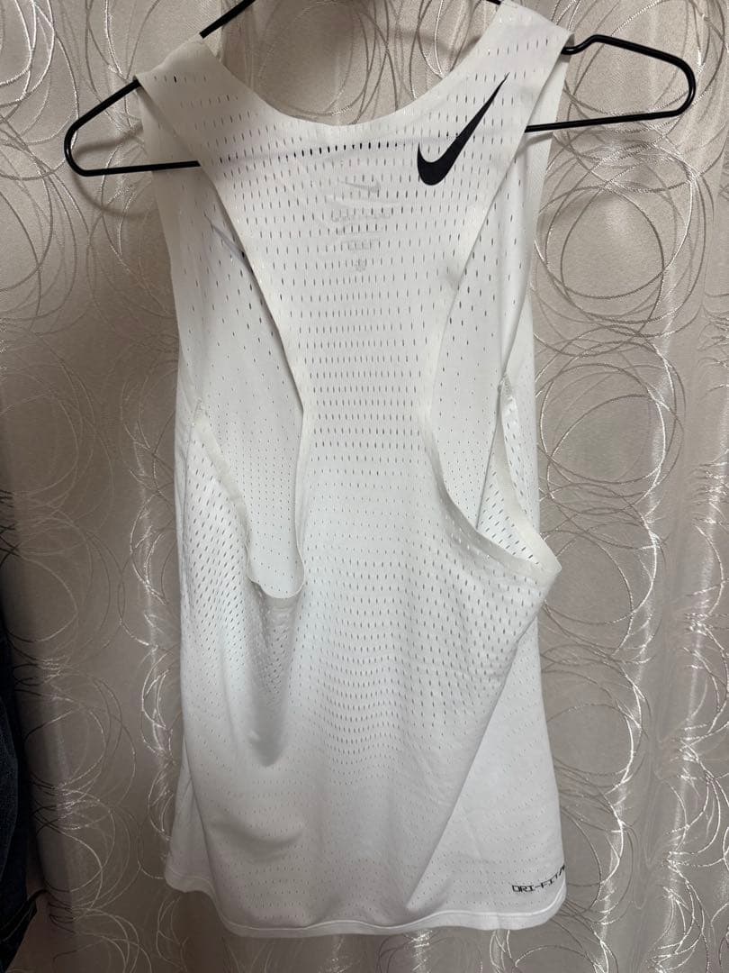 Nike DRI-FITエアロスイフトシングレット　Sサイズ