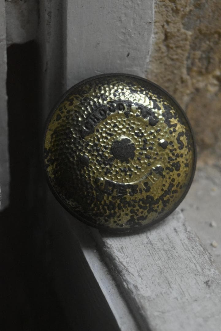 レア！CHOCOLAT MENIER　アールヌーヴォー　ブリキ缶皿　ボンボン