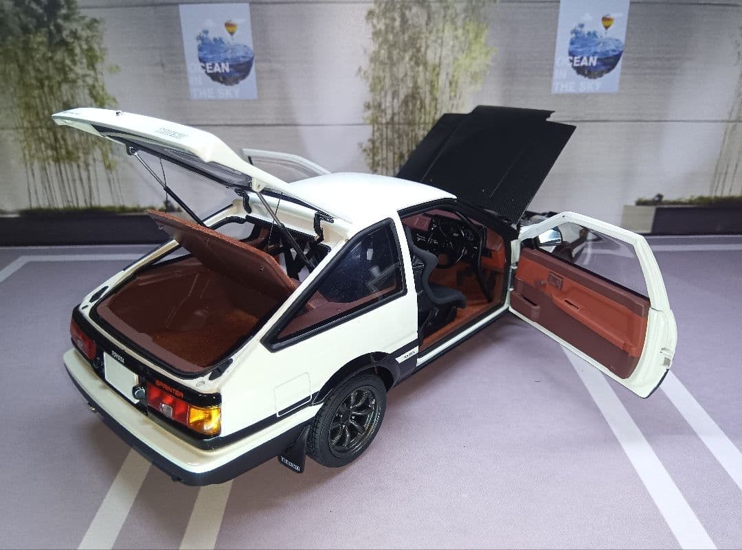 オートアート 1/18 トレノ 頭文字D(AE86) Final