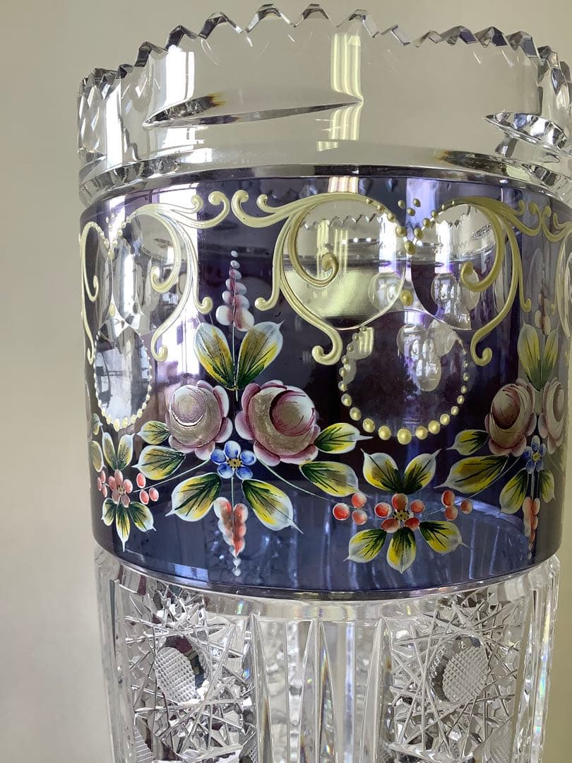 ボヘミア　クリスタル製　花瓶 花柄装飾　フラワーベース　チェコ