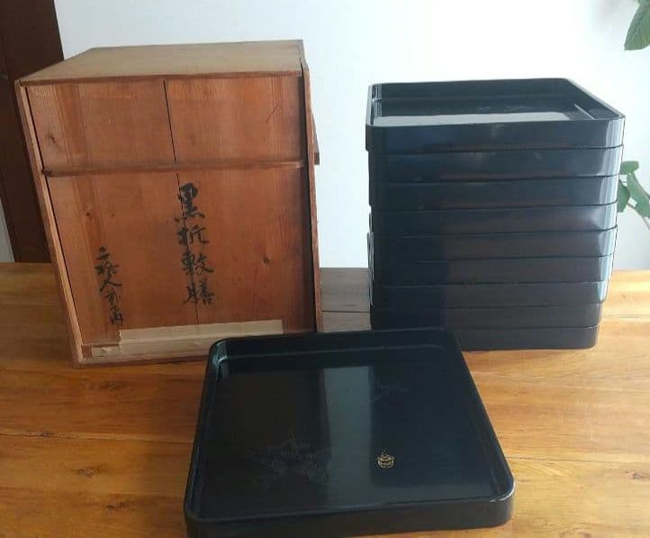 大正14年　『漆器黒膳』10枚セット　木箱入り　打ち出の小槌柄　1925年
