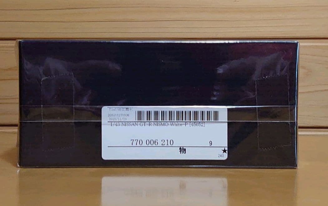 エブロEBBRO 日産NISSAN GT-R NISMO 1/43 ホワイト