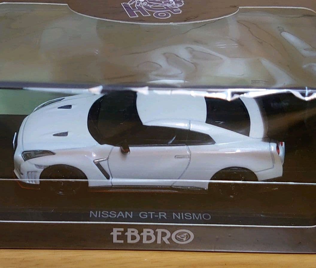 エブロEBBRO 日産NISSAN GT-R NISMO 1/43 ホワイト