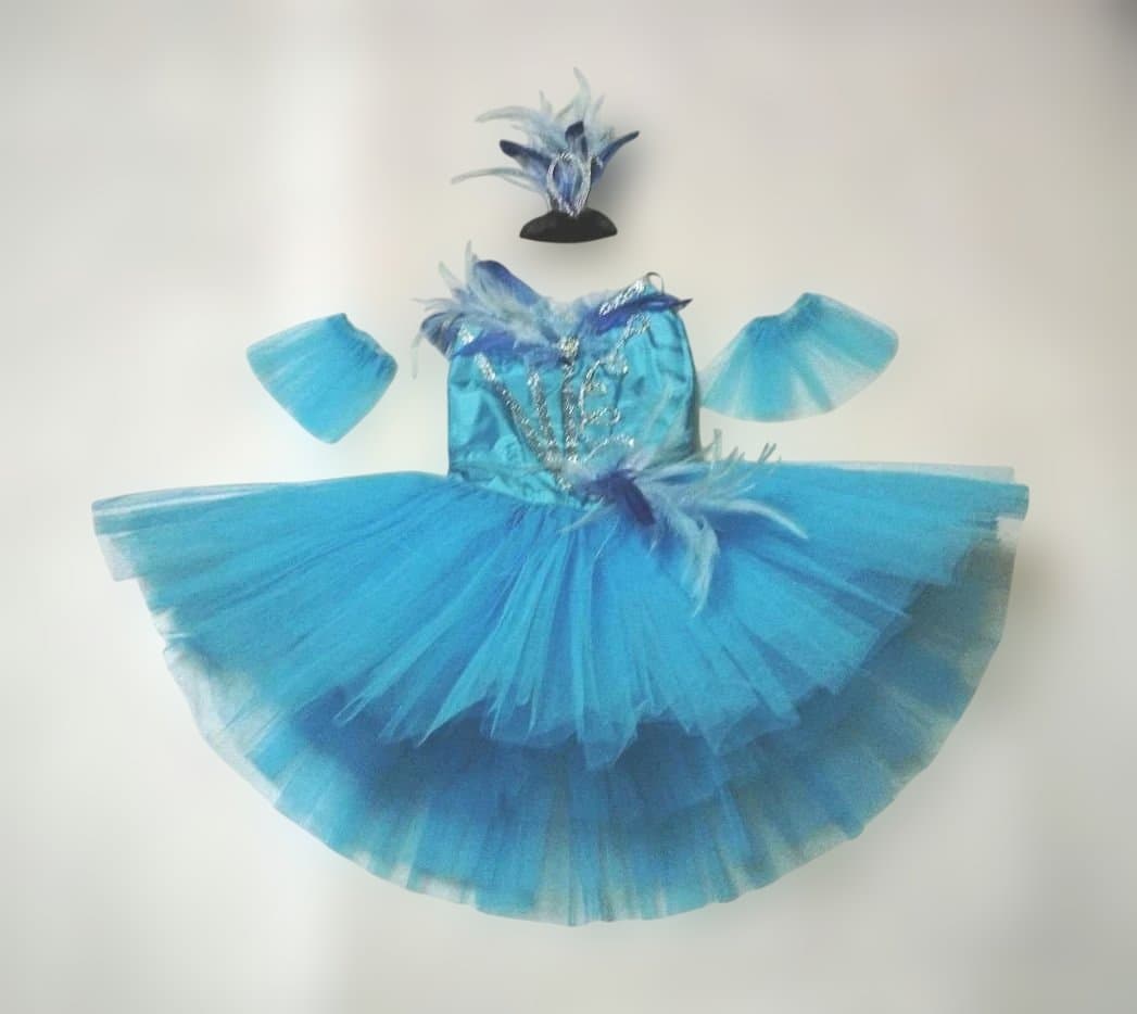 バレエ　水色 クラシックチュチュ シルビア製　小学中学年　2着　髪飾り、袖付