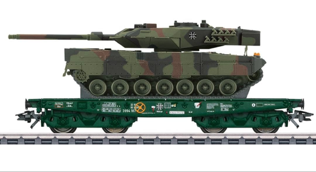 新品　メルクリン　ドイツ連邦軍　レオパルド　2A6 戦車　＆　運搬車