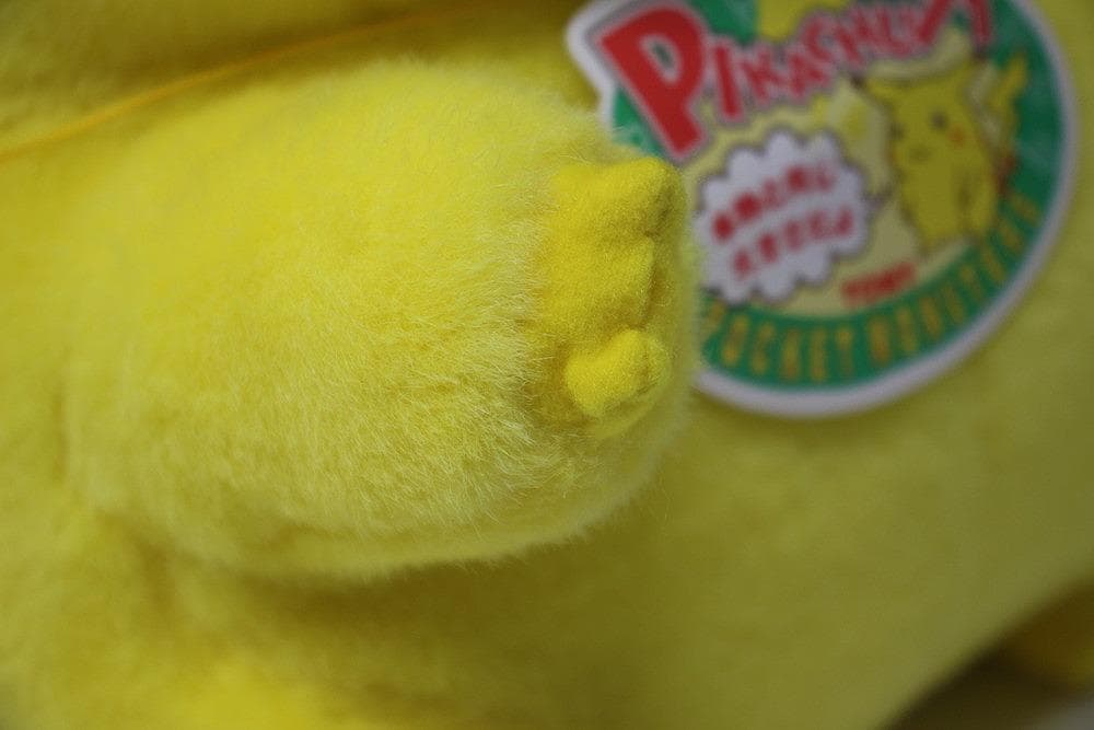 ◆トミー ポケットモンスター 等身大ピカチュウ 1／1 ぬいぐるみ　08119