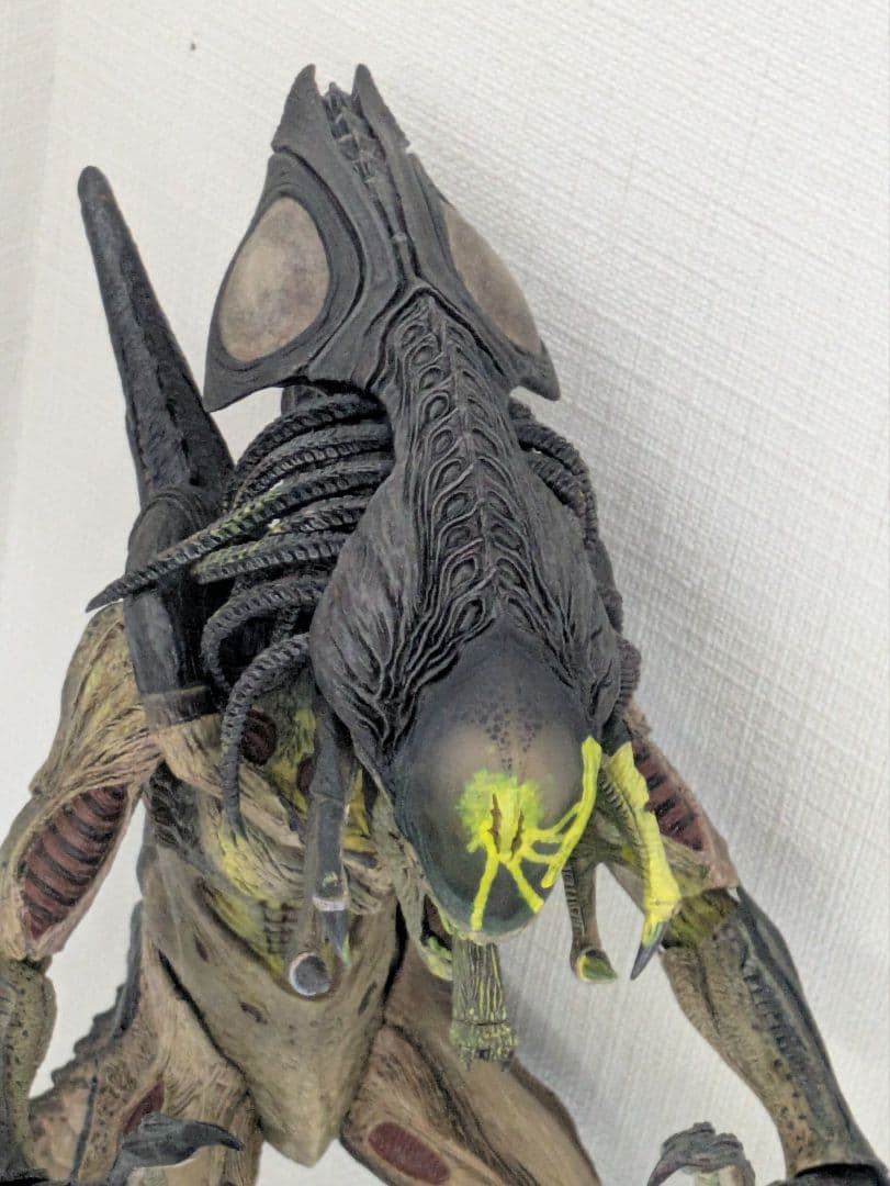 ホットトイズ　ムービー・マスターピース　プレデリアン（ダメージ版）