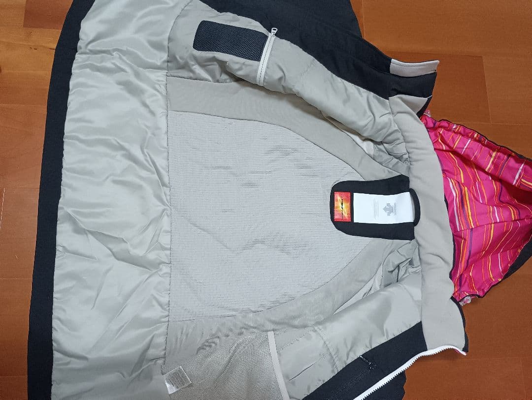 美品！DESCENTE スキーウエア　165cm前後