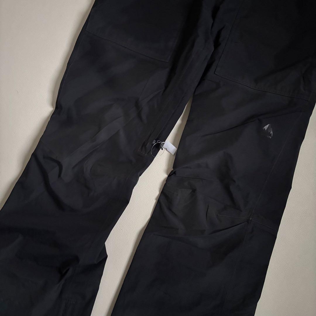 2457【美品】バートン ビブパンツ ゴアテックス スノボウェア 黒 つなぎ