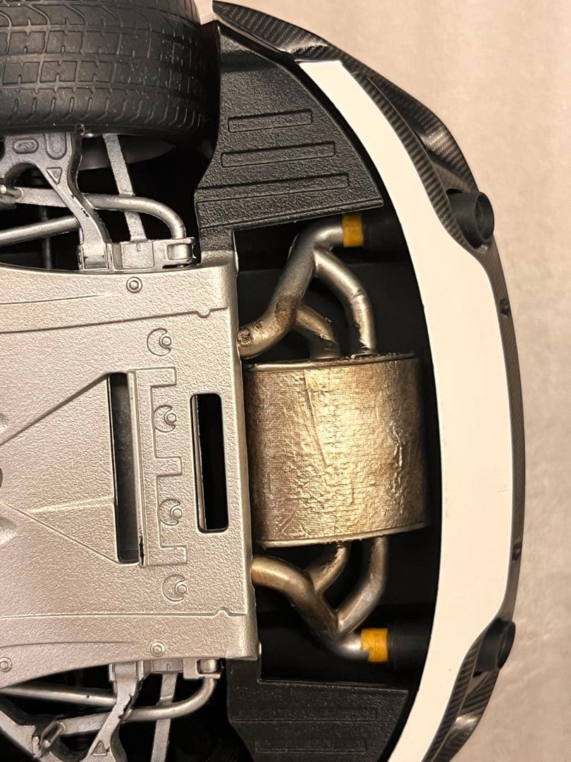 オートアート 1/18 アストンマーチン ヴァンキッシュ