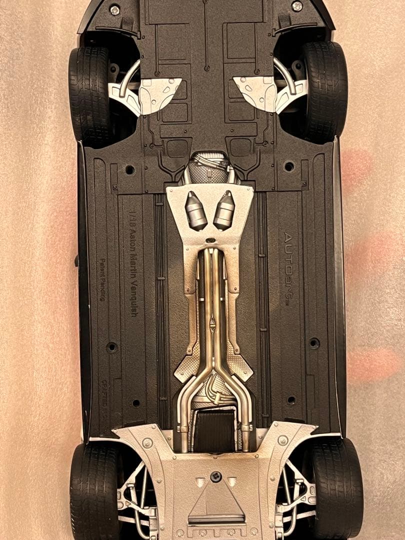 オートアート 1/18 アストンマーチン ヴァンキッシュ