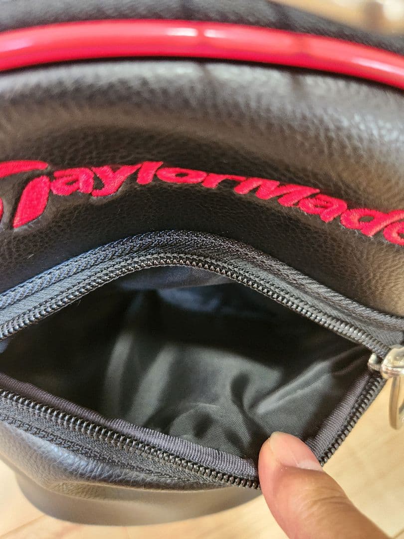 美品 テーラーメイド SY202 キャディバッグ 9型 赤×黒 フード付き