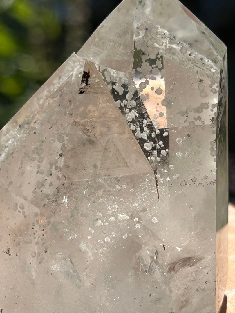 ホワイトファントムクォーツとても珍しい存在感のある石　希少価値‼️大特価SALE